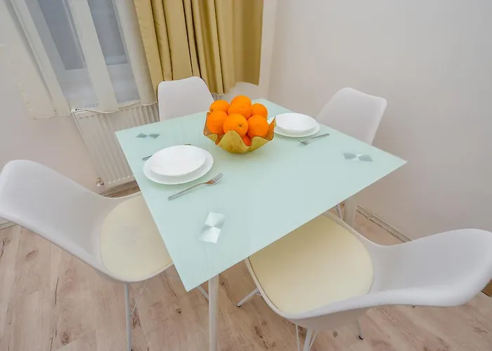 Nightlife Old Town דירה *