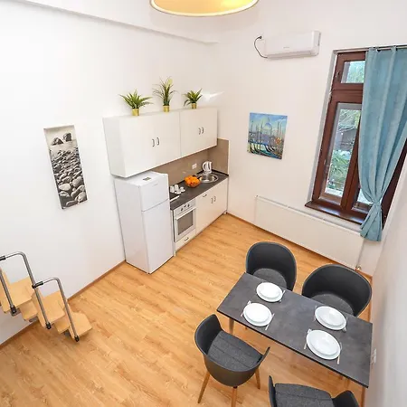 Nightlife Old Town *