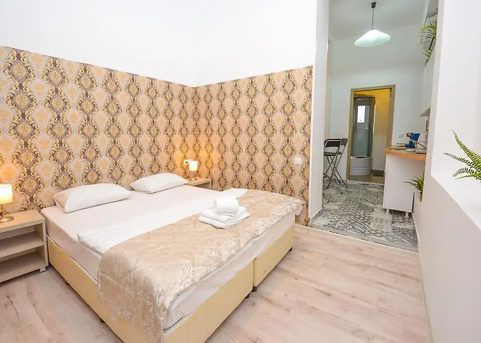 Nightlife Old Town * Bucareste