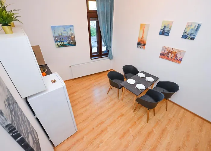 Nightlife Old Town *